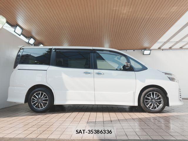 Toyota VOXY 2015-06 8146971-6