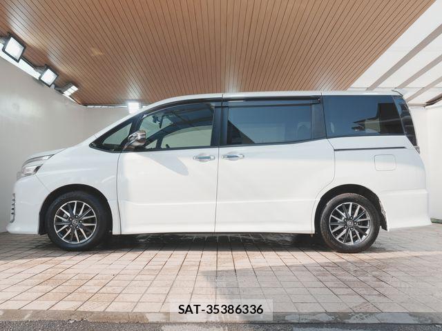 Toyota VOXY 2015-06 8146971-7