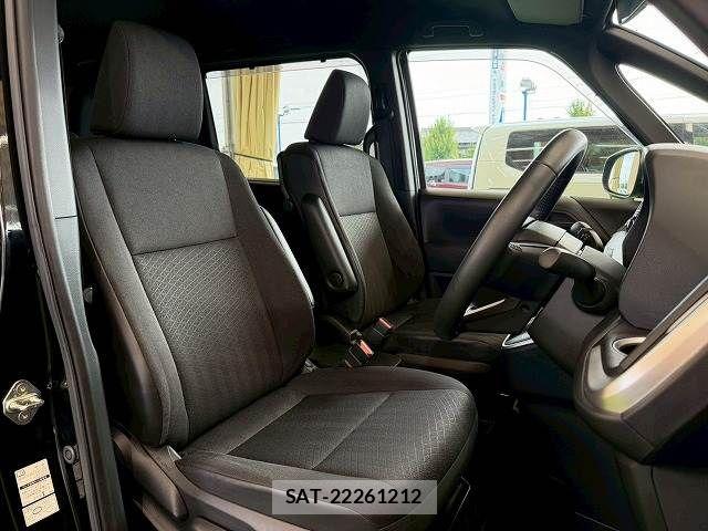 Toyota VOXY 2023-10 8146967-9