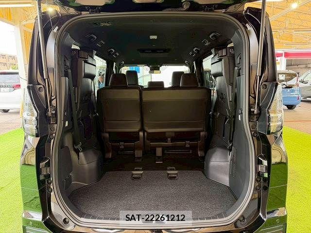 Toyota VOXY 2023-10 8146967-12