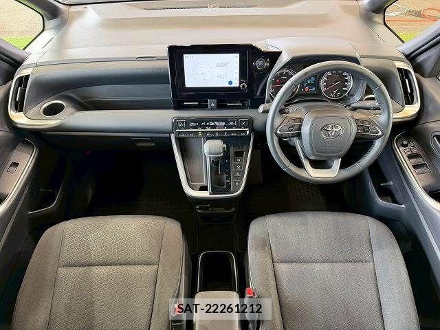 Toyota VOXY 2023-10 8146967-1