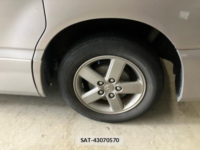 Toyota VOXY 2005-07 8146983-9