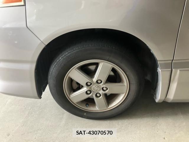 Toyota VOXY 2005-07 8146983-10