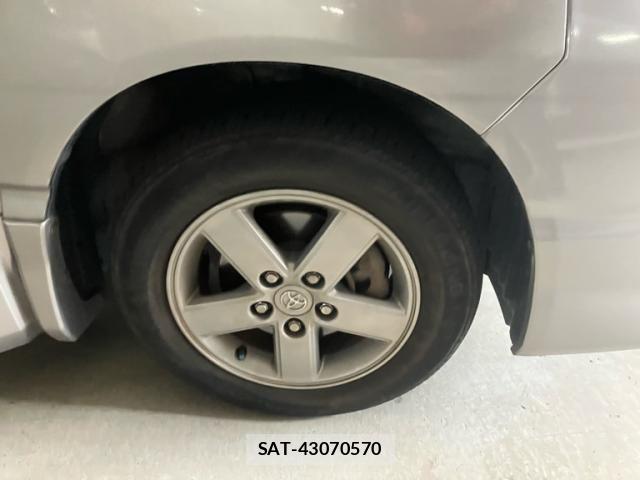 Toyota VOXY 2005-07 8146983-11