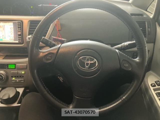 Toyota VOXY 2005-07 8146983-18