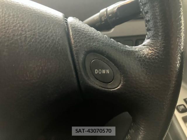 Toyota VOXY 2005-07 8146983-19