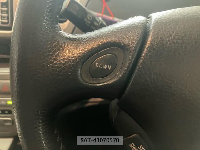 Toyota VOXY 2005-07 8146983-20