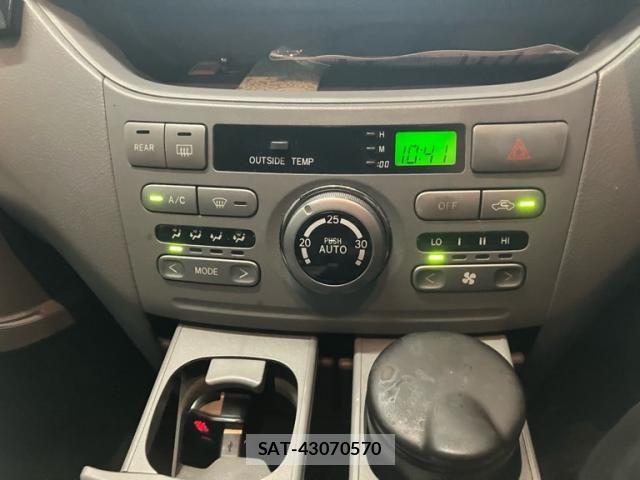 Toyota VOXY 2005-07 8146983-22