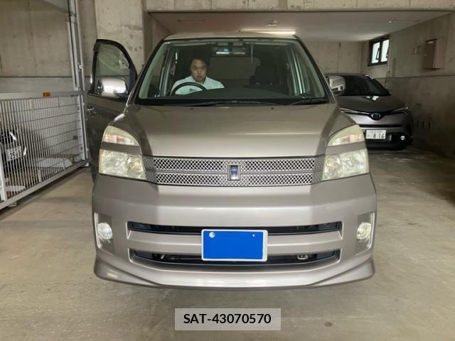 Toyota VOXY 2005-07 8146983-3