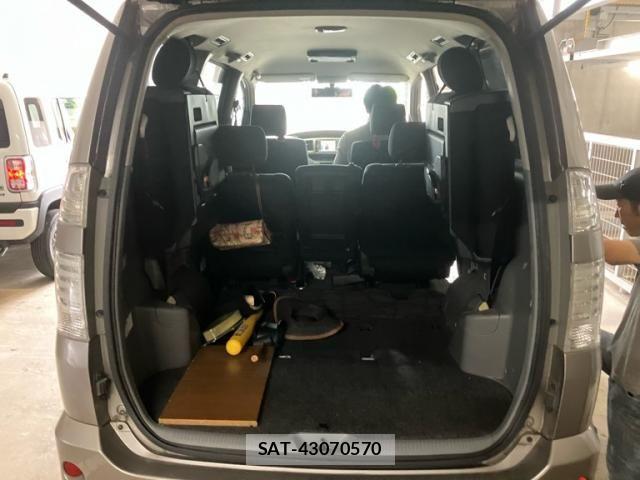 Toyota VOXY 2005-07 8146983-7