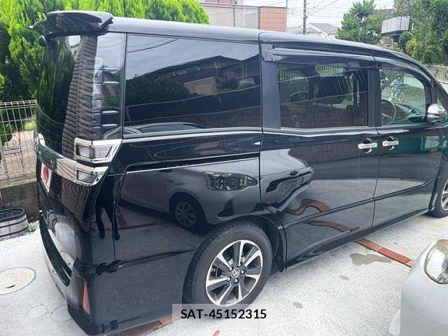Toyota VOXY 2021-01 8146968-2