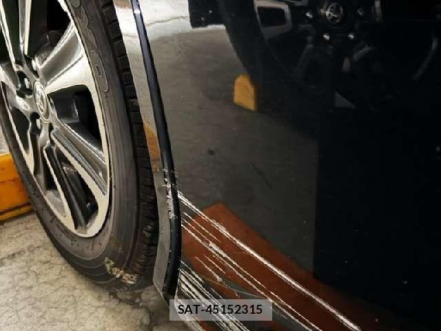 Toyota VOXY 2021-01 8146968-5
