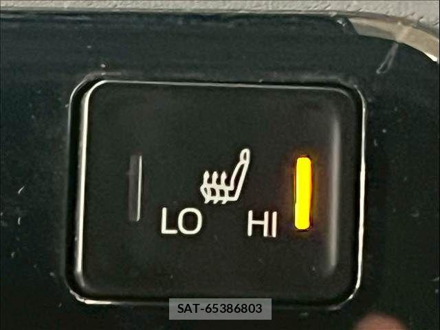 Toyota VOXY 2023-06 8146961-10
