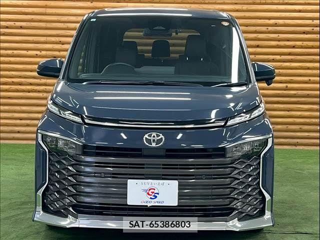 Toyota VOXY 2023-06 8146961-12