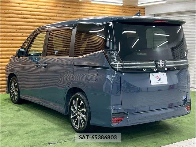 Toyota VOXY 2023-06 8146961-16