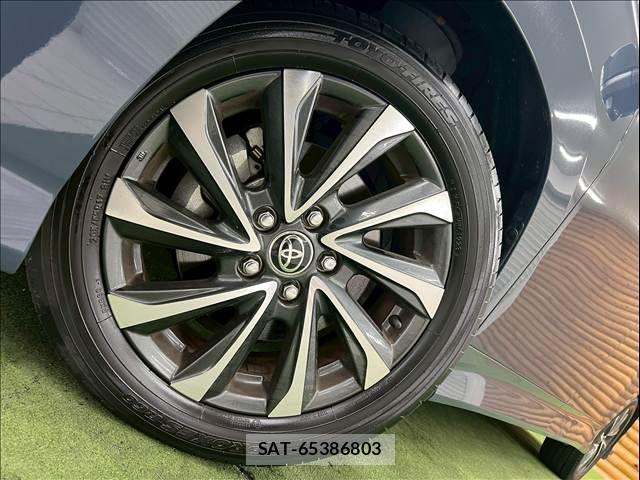 Toyota VOXY 2023-06 8146961-18