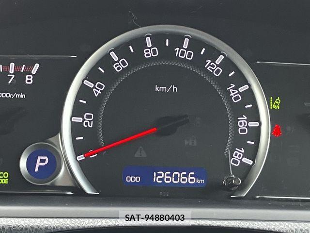 Toyota VOXY 2017-03 8146977-13