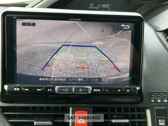 Toyota VOXY 2017-03 8146977-15