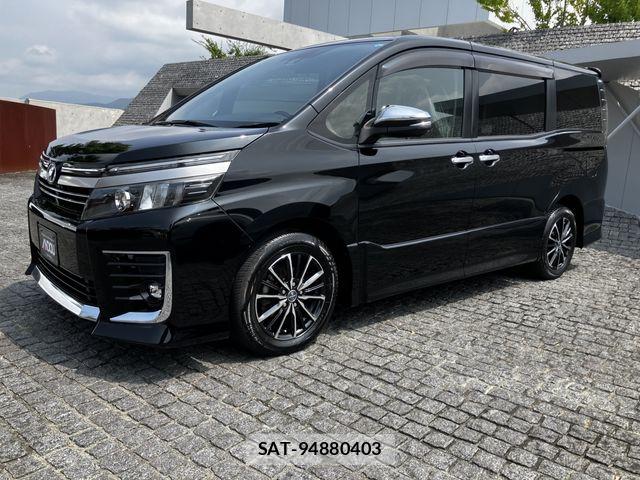 Toyota VOXY 2017-03 8146977-1