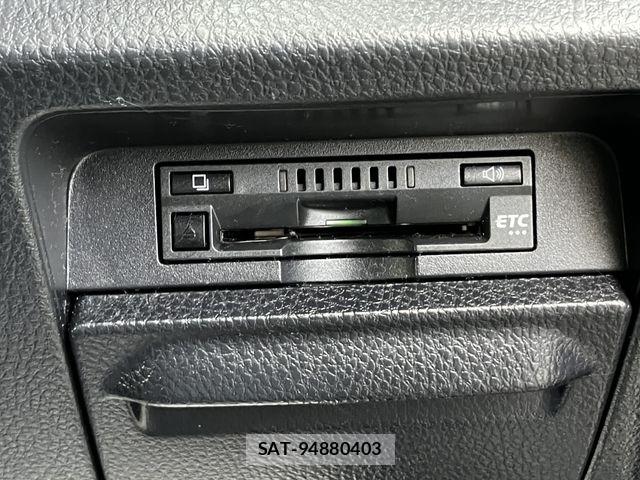 Toyota VOXY 2017-03 8146977-19