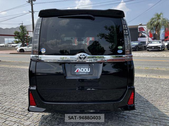 Toyota VOXY 2017-03 8146977-6