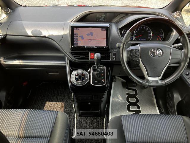 Toyota VOXY 2017-03 8146977-8