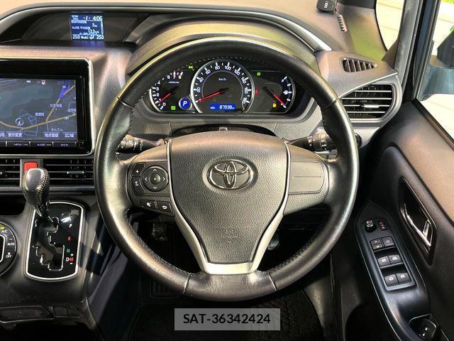 Toyota VOXY 2015-06 8146973-11
