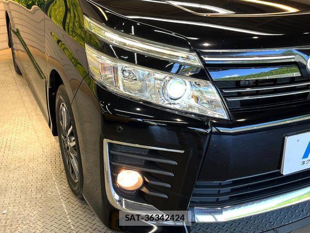 Toyota VOXY 2015-06 8146973-12