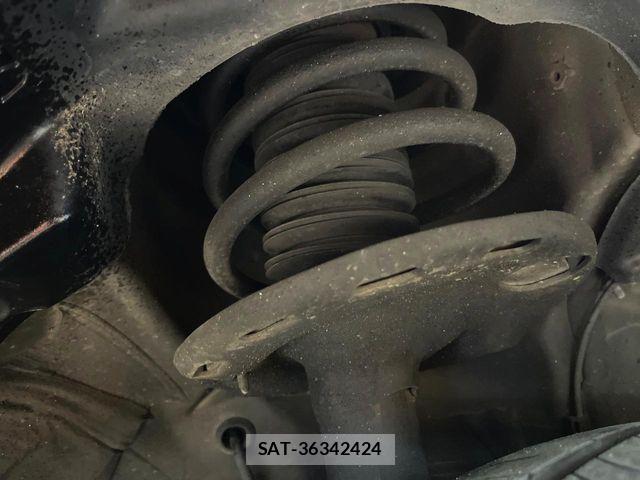 Toyota VOXY 2015-06 8146973-19