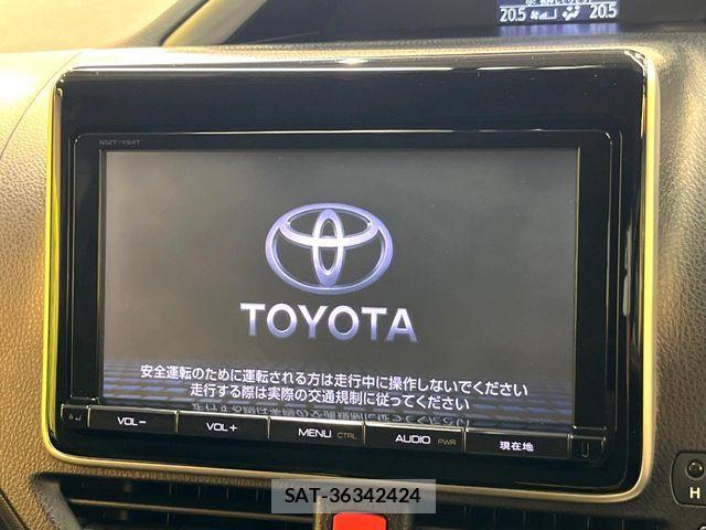 Toyota VOXY 2015-06 8146973-2