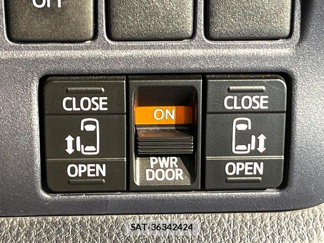 Toyota VOXY 2015-06 8146973-5