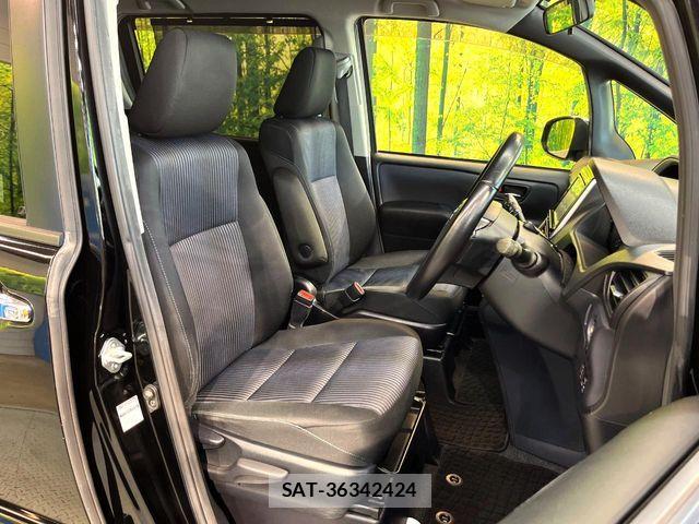 Toyota VOXY 2015-06 8146973-7