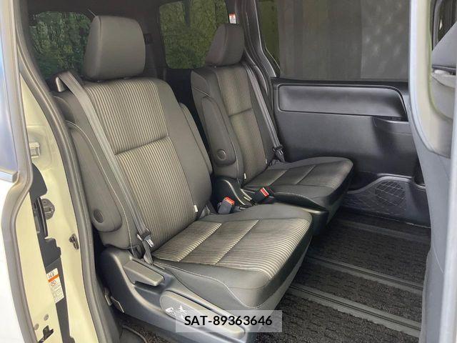 Toyota VOXY 2020-07 8146970-9
