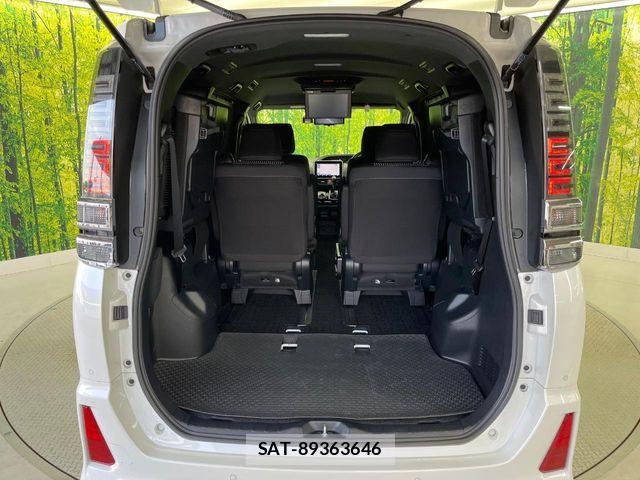 Toyota VOXY 2020-07 8146970-11