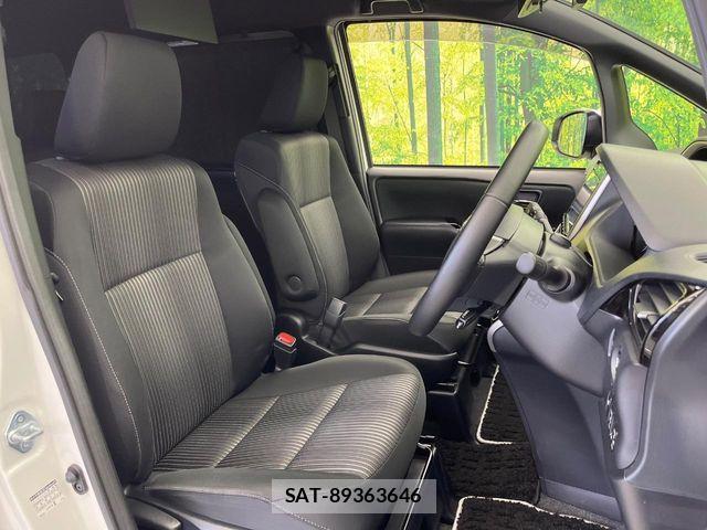 Toyota VOXY 2020-07 8146970-8