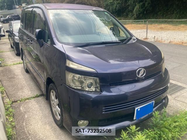 Toyota VOXY 2007-10 8146986-0