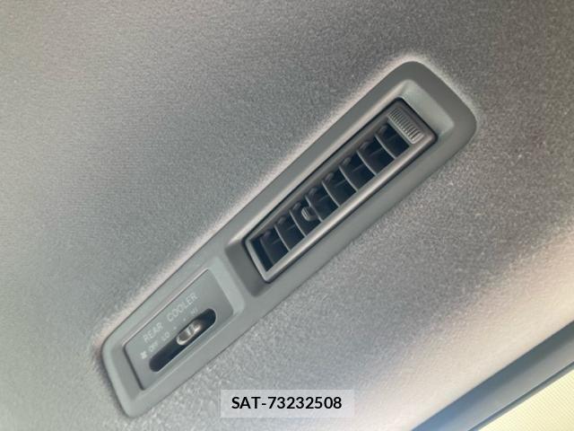 Toyota VOXY 2007-10 8146986-14