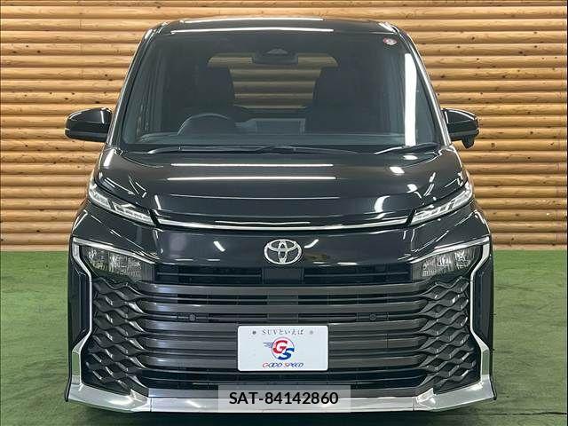 Toyota VOXY 2023-06 8146963-12
