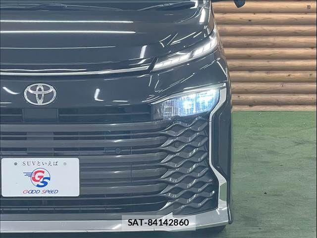 Toyota VOXY 2023-06 8146963-18