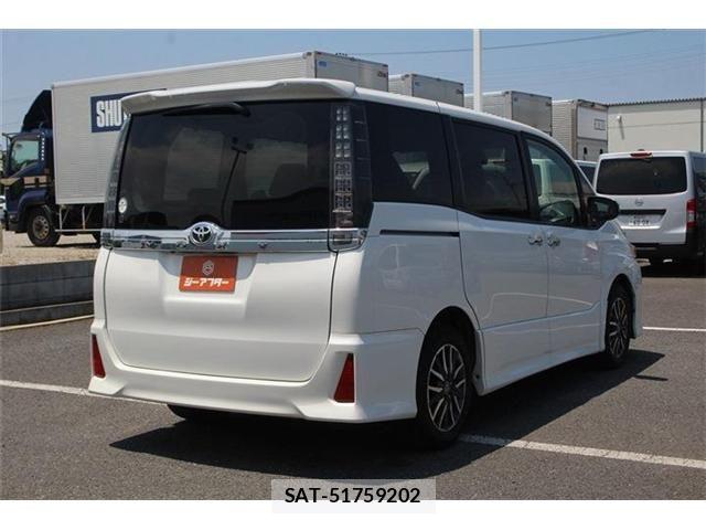 Toyota VOXY 2016-03 8146978-15