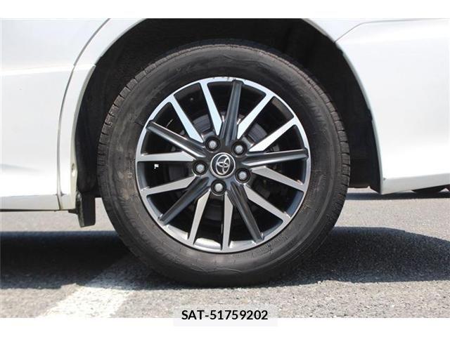 Toyota VOXY 2016-03 8146978-19