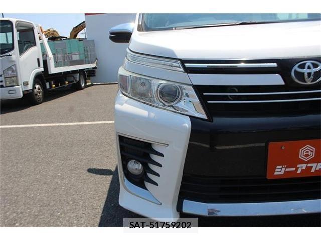 Toyota VOXY 2016-03 8146978-23