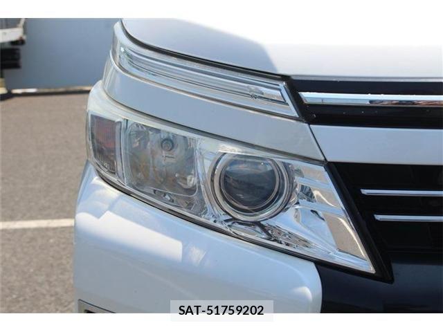 Toyota VOXY 2016-03 8146978-24