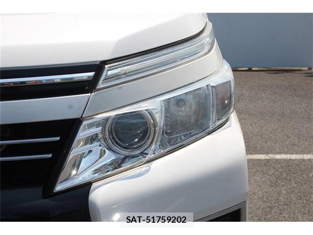 Toyota VOXY 2016-03 8146978-26