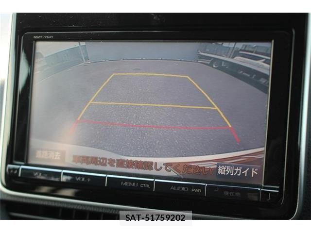 Toyota VOXY 2016-03 8146978-2