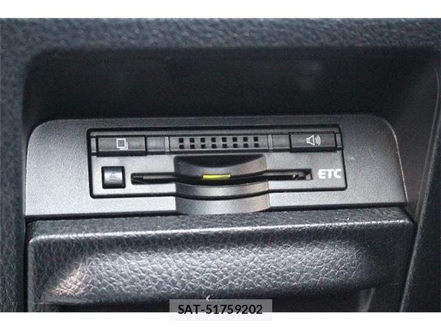 Toyota VOXY 2016-03 8146978-4