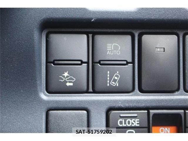 Toyota VOXY 2016-03 8146978-6