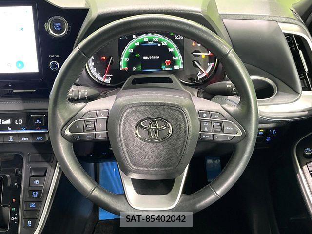 Toyota VOXY 2023-06 8146960-11