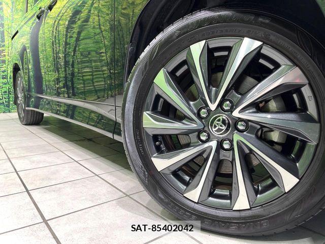Toyota VOXY 2023-06 8146960-13