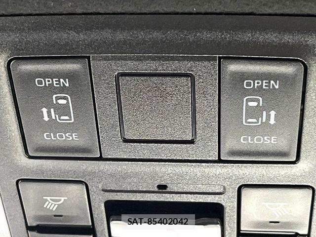 Toyota VOXY 2023-06 8146960-2